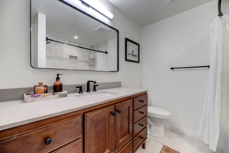 8828 Pershing-38
