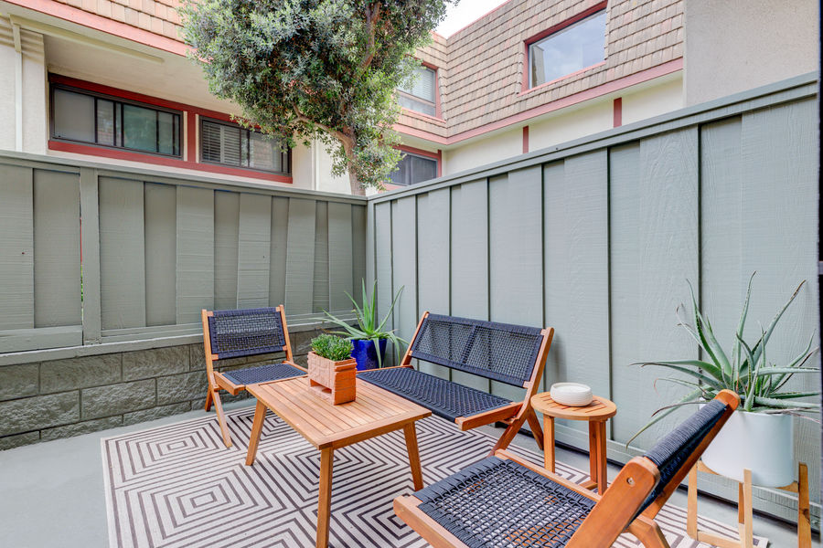 8828 Pershing-41