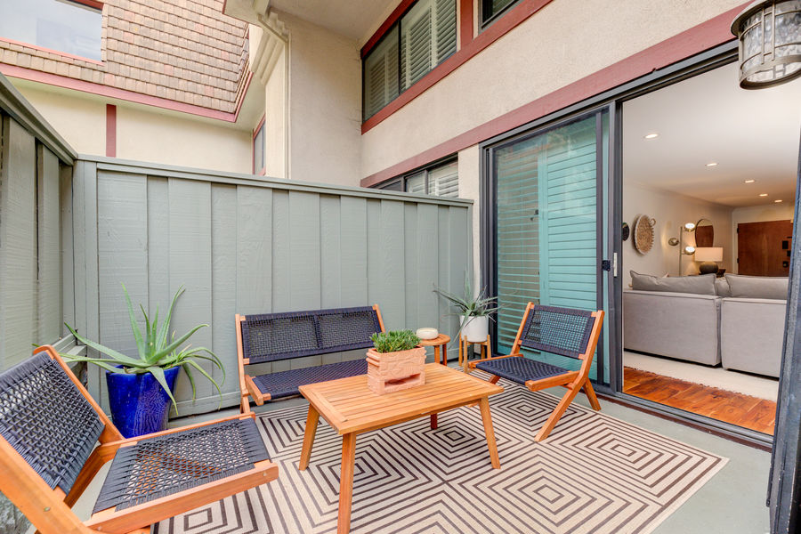 8828 Pershing-42