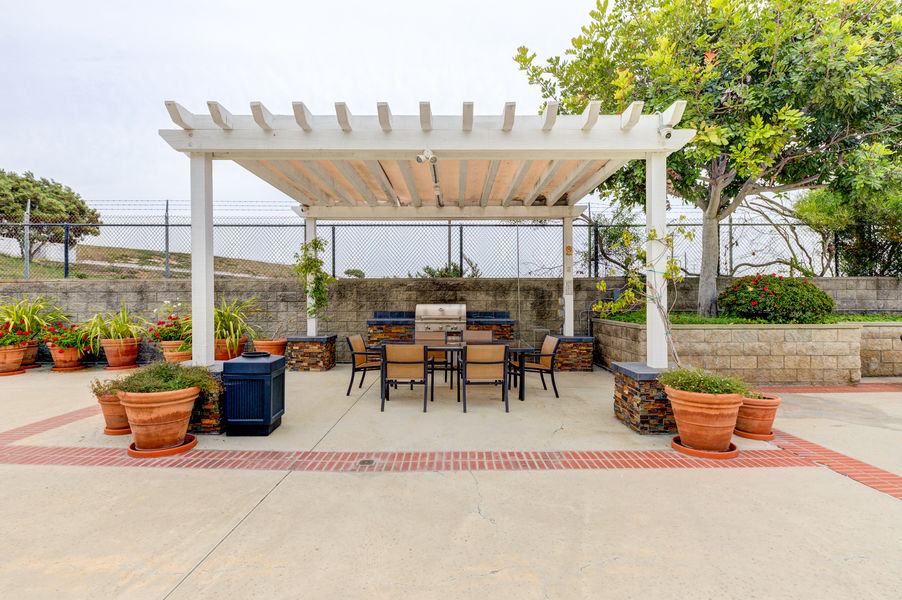 8828 Pershing-52
