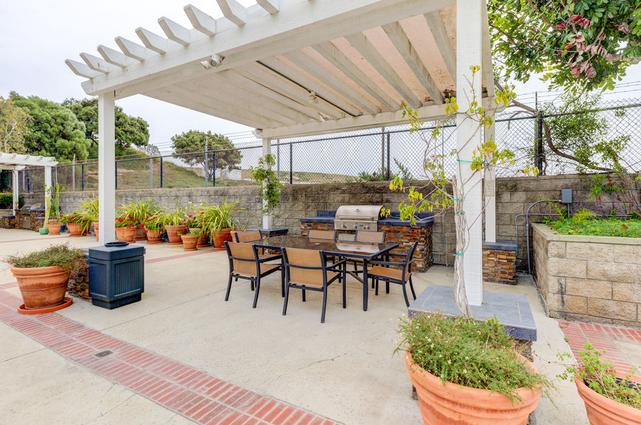 8828 Pershing-53