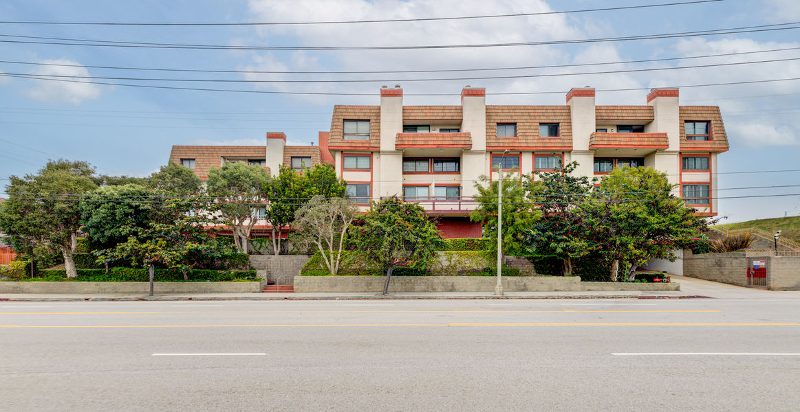 8828 Pershing-56