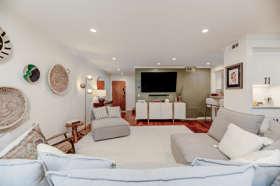 8828 Pershing-8