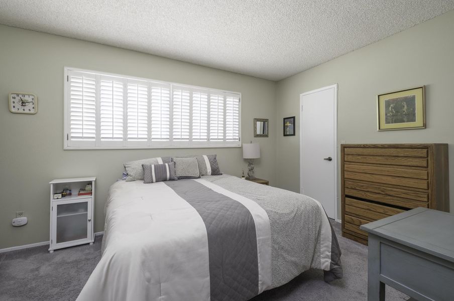 10030 Owensworth-27