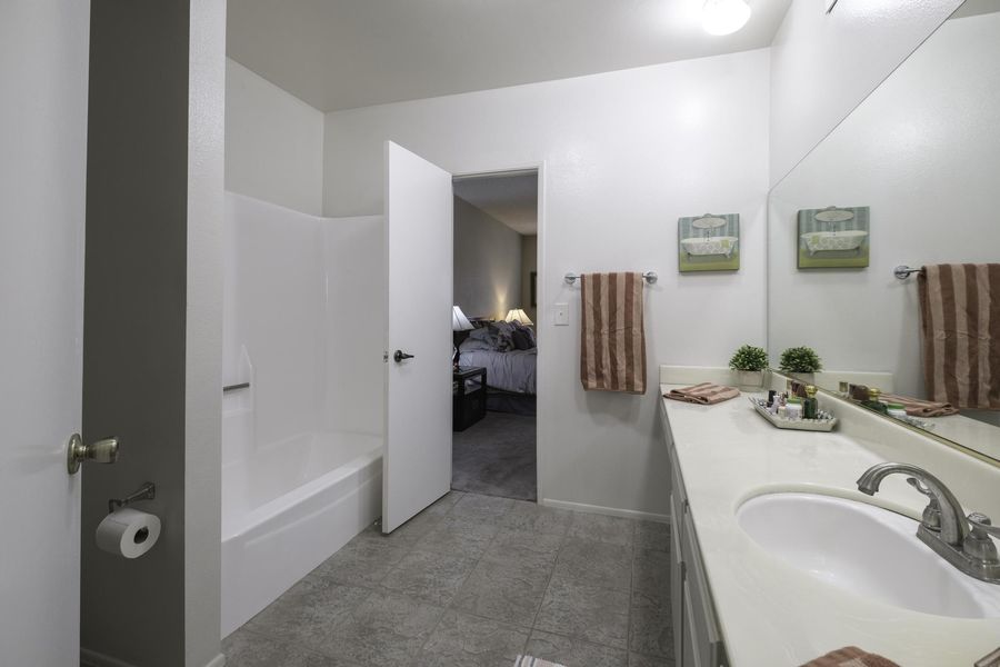 10030 Owensworth-31