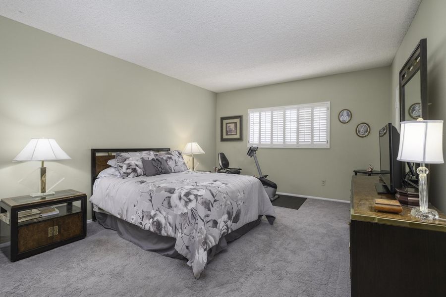10030 Owensworth-33