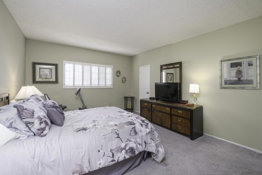 10030 Owensworth-36