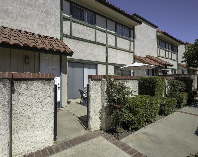 10030 Owensworth-4