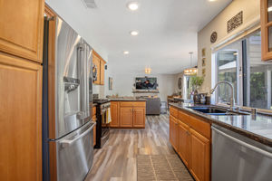 22451 Cardiff Dr Santa Clarita-large-015-015-Cardiff Dr15-1500x1000-72dpi