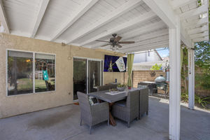 22451 Cardiff Dr Santa Clarita-large-035-012-Cardiff Dr35-1500x1000-72dpi