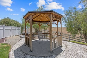 30902 Carmen Dr Santa Clarita-print-002-053-B1A7181-3000x2001-300dpi