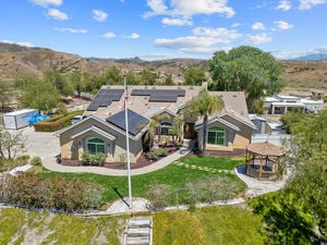 30902 Carmen Dr Santa Clarita-print-003-017-DJI 0176-3000x2247-300dpi