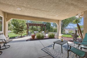 30902 Carmen Dr Santa Clarita-print-048-062-B1A7142-3000x2001-300dpi