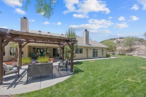 30902 Carmen Dr Santa Clarita-print-055-018-B1A7158-3000x2001-300dpi