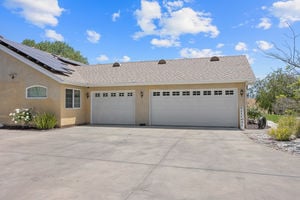 30902 Carmen Dr Santa Clarita-print-063-055-B1A7242-3000x2001-300dpi
