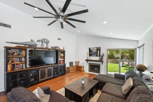 22922 Magnolia Glen Dr-large-006-001-B1A2887-1500x1000-72dpi