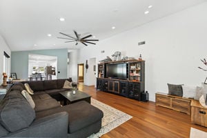 22922 Magnolia Glen Dr-large-007-010-B1A2890-1500x1000-72dpi