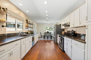 22922 Magnolia Glen Dr-large-011-019-B1A2905-1500x1000-72dpi