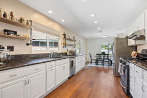 22922 Magnolia Glen Dr-large-012-012-B1A2908-1500x1000-72dpi