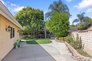 22922 Magnolia Glen Dr-large-029-032-B1A2858-1500x1000-72dpi