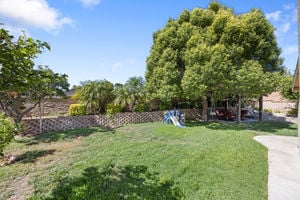22922 Magnolia Glen Dr-large-032-006-B1A2867-1500x1000-72dpi