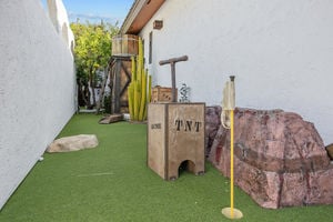 10441 Bloomfield St Los-large-007-034-B1A4424-1500x1000-72dpi