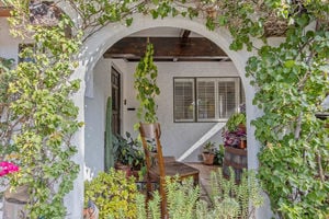 10441 Bloomfield St Los-large-008-019-B1A4427-1500x1000-72dpi