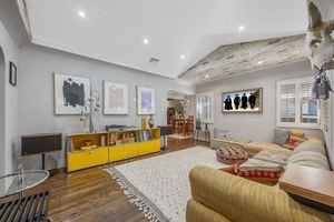 10441 Bloomfield St Los-large-012-038-B1A4441-1500x1000-72dpi