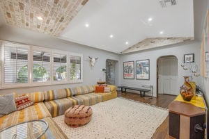 10441 Bloomfield St Los-large-014-035-B1A4448-1500x1000-72dpi