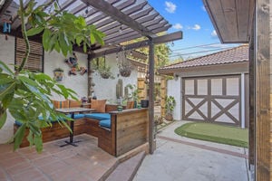 10441 Bloomfield St Los-large-050-013-B1A4550-1500x1000-72dpi