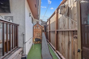 10441 Bloomfield St Los-large-057-051-B1A4571-1500x1000-72dpi