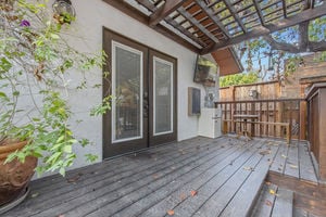 10441 Bloomfield St Los-large-059-023-B1A4577-1500x1000-72dpi