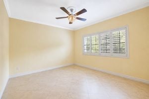 24440_Victory_Blvd_Unit15_Family_Room_Empty