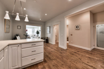 18_F8210_2nd_Avenue18_mls