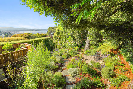 174-San-Carlos-Ave-Grounds-8