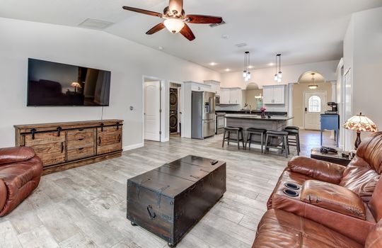 2-Living-Room-Area