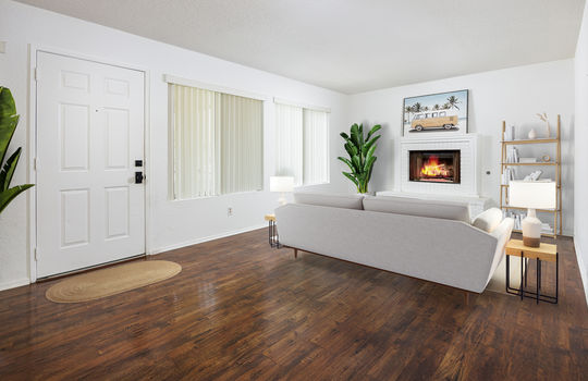 Mont_Pointe_fam-entry_07-06-25_18_00