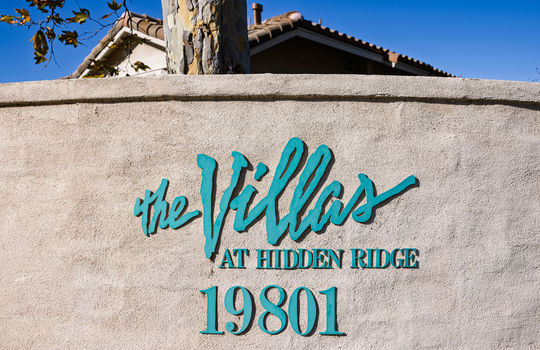 19801-Meadow-Ridge-Brian-Bogs-Luxury-Agent-sign