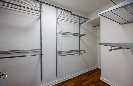 7291-Coho-Brian-Bogs-Luxury-Realtor-closet