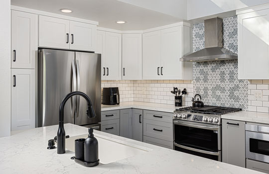 19510-Sandcastle-Brian-Bogs-Luxury-Realtor-kitchen