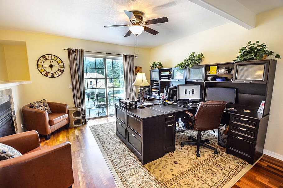 home office in yellow