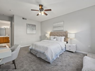 009_Master Bedroom