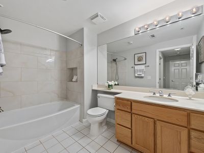 013_Second Bathroom