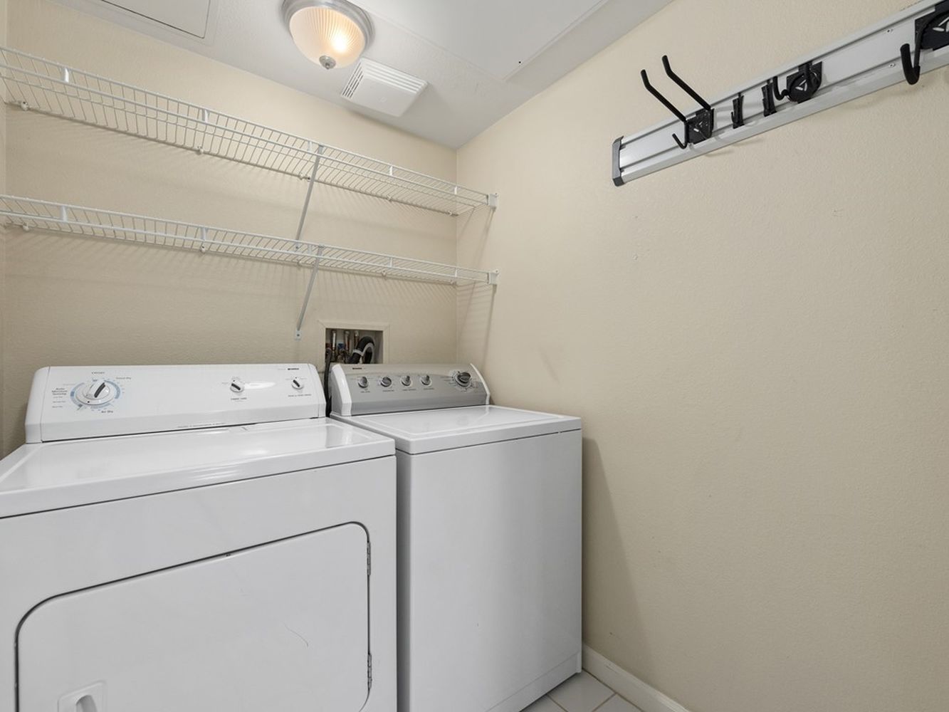 017_Laundry Room