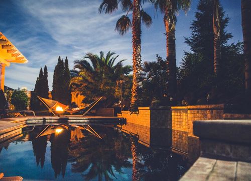 default-hero-2-background