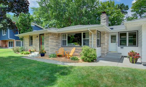 Robbinsdale home SOLD - 3705 Abbott Avenue N!