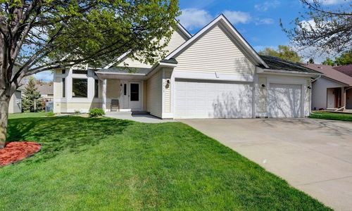 SOLD in Oakdale - 2413 Homestead Ave N!