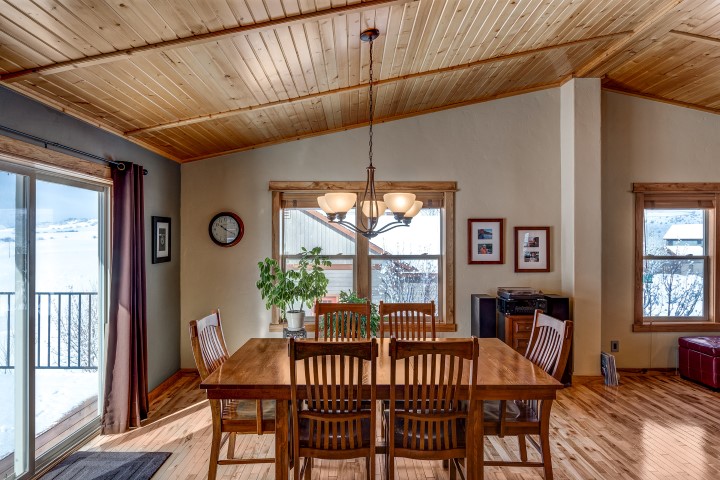 Dining room at 27382 Winchester Court