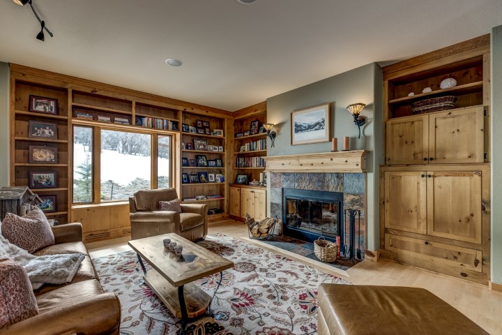 Living room in 31485 Deerwood Ranch