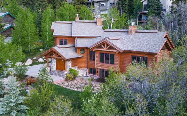 1076 STEAMBOAT BLVD CHARLIE DRESEN 970.846.6435 Mt Werner Rd to Steamboat Boulevard, home on the R $1,465,000 5BD / 3BA / 3,408SF